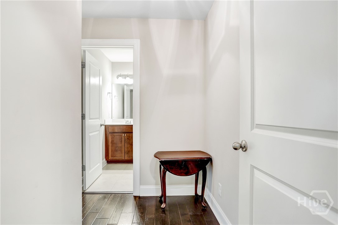 205 Ridgewood Park Drive N Property Photo 27