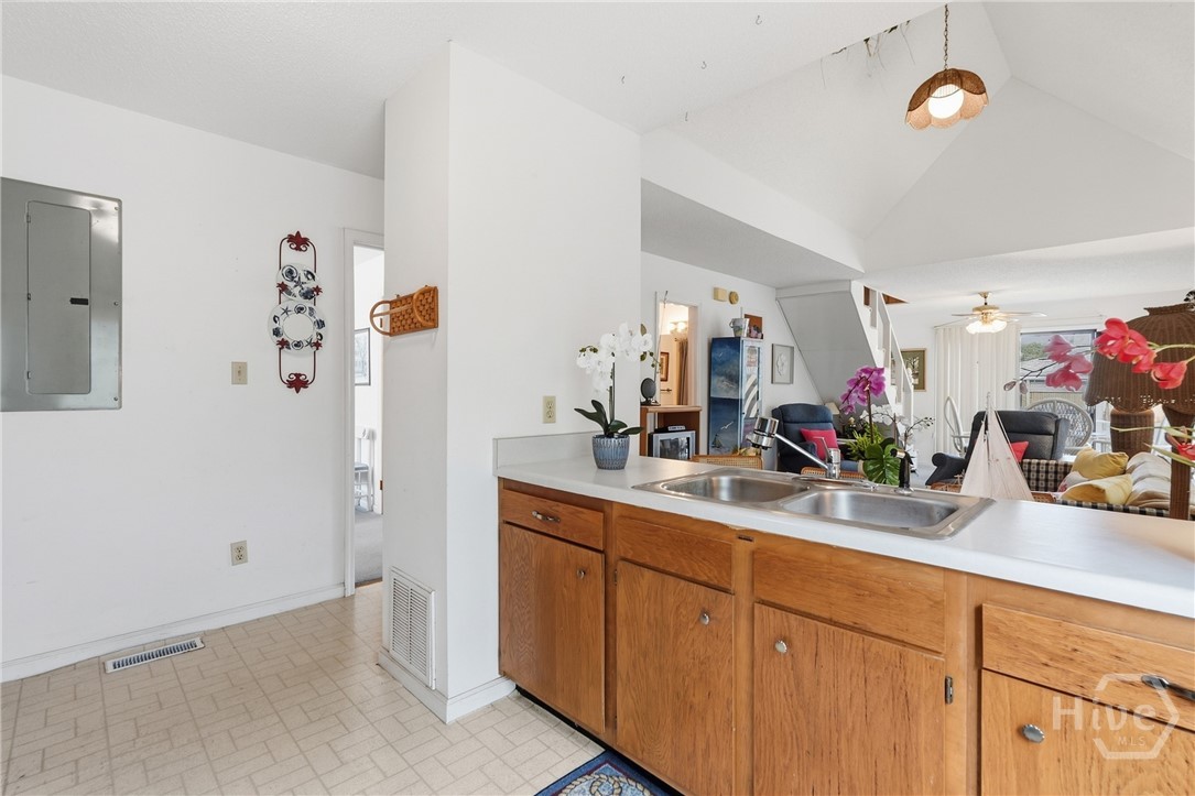 7 Linton Street Property Photo 19