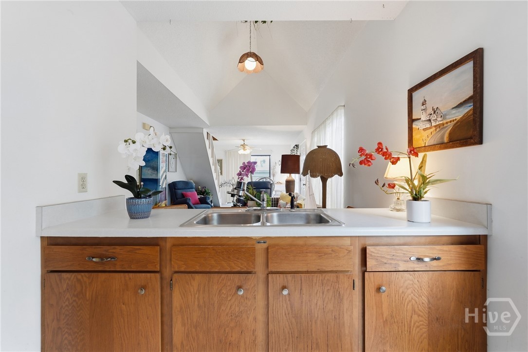 7 Linton Street Property Photo 20