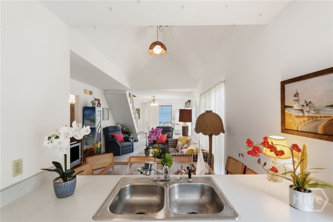 7 Linton Street Property Photo 22