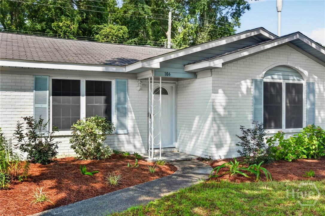 106 Greenbriar Drive Property Photo 2