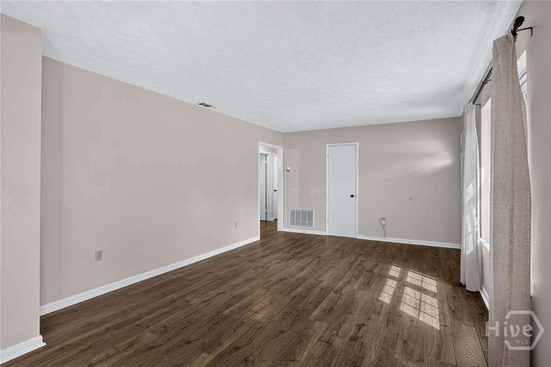 106 Greenbriar Drive Property Photo 3