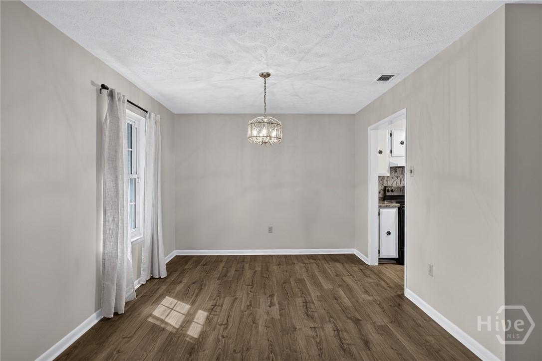 106 Greenbriar Drive Property Photo 7