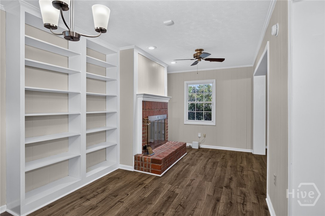 106 Greenbriar Drive Property Photo 12