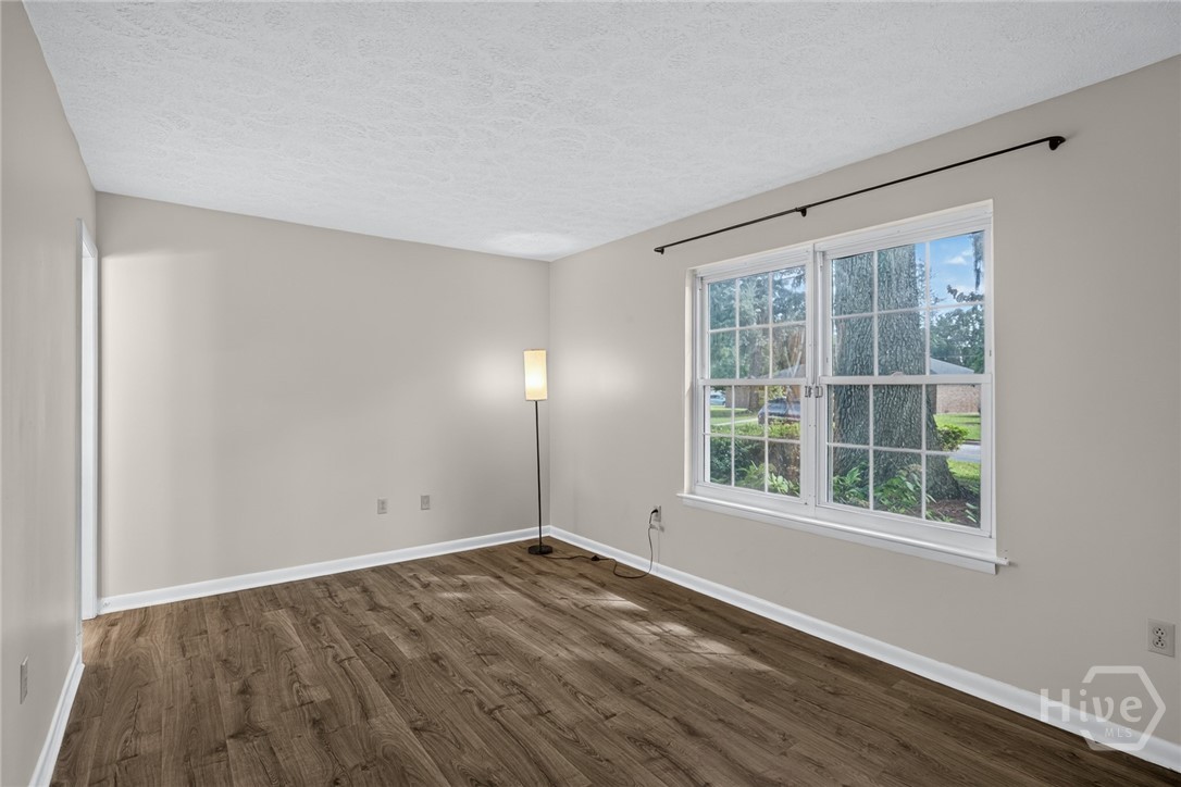 106 Greenbriar Drive Property Photo 28