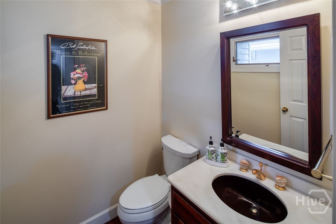 15 West Ferry Court Property Photo 25