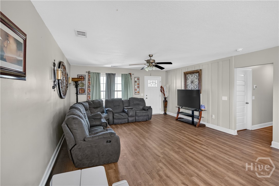 206 E Leyland Court Property Photo 7