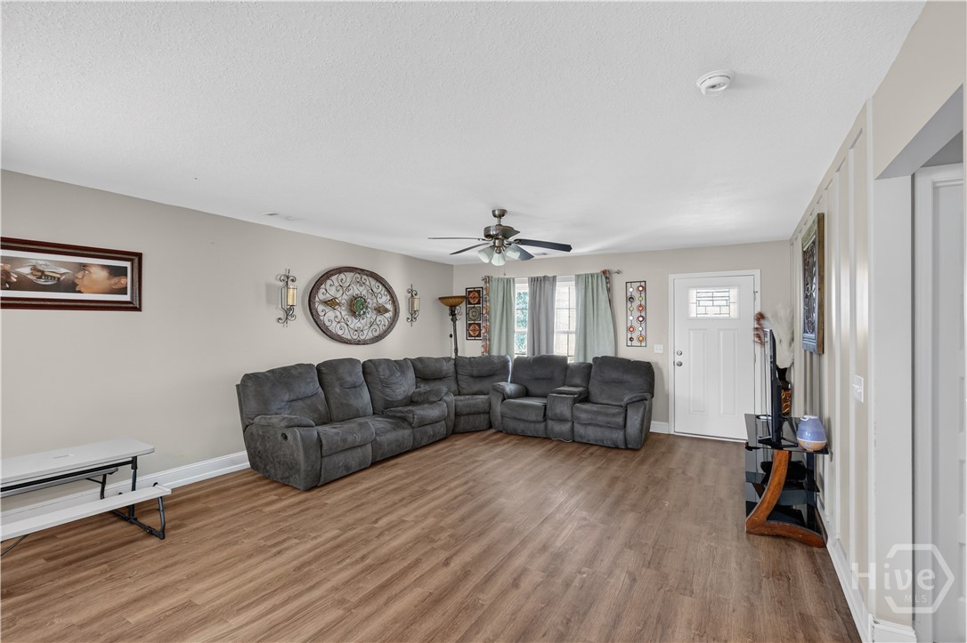 206 E Leyland Court Property Photo 8