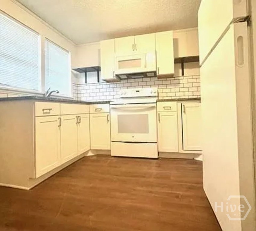 1312 Love Street Property Photo 8