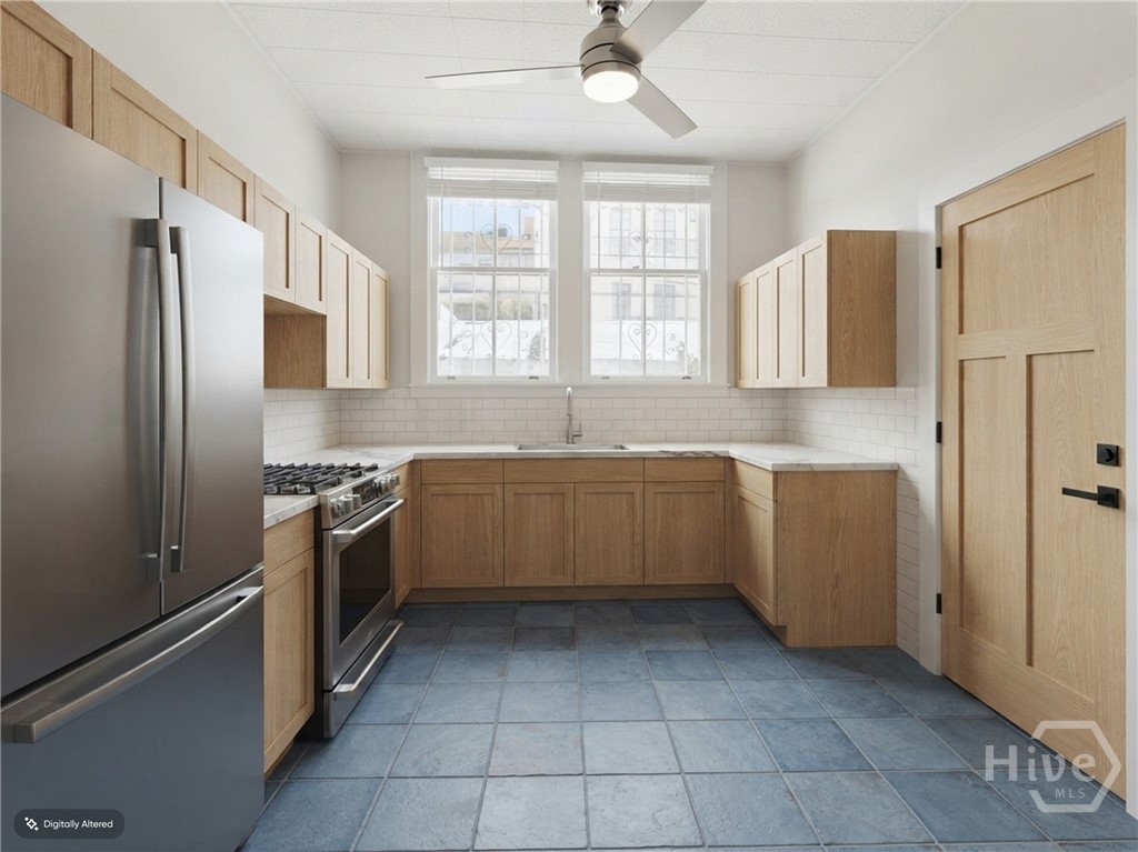 307 E York Property Photo 9