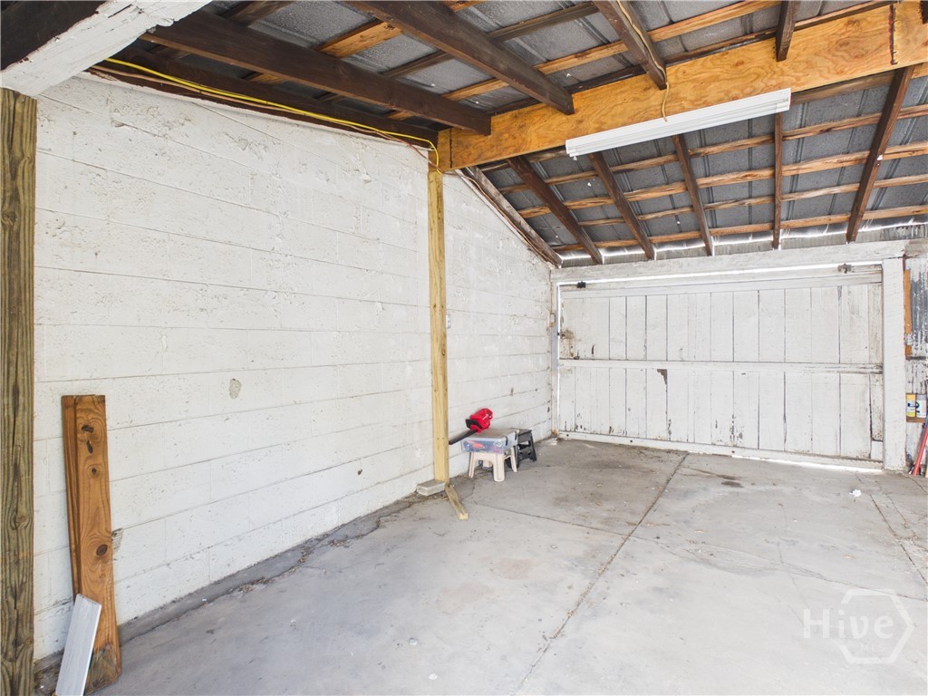 307 E York Property Photo 13