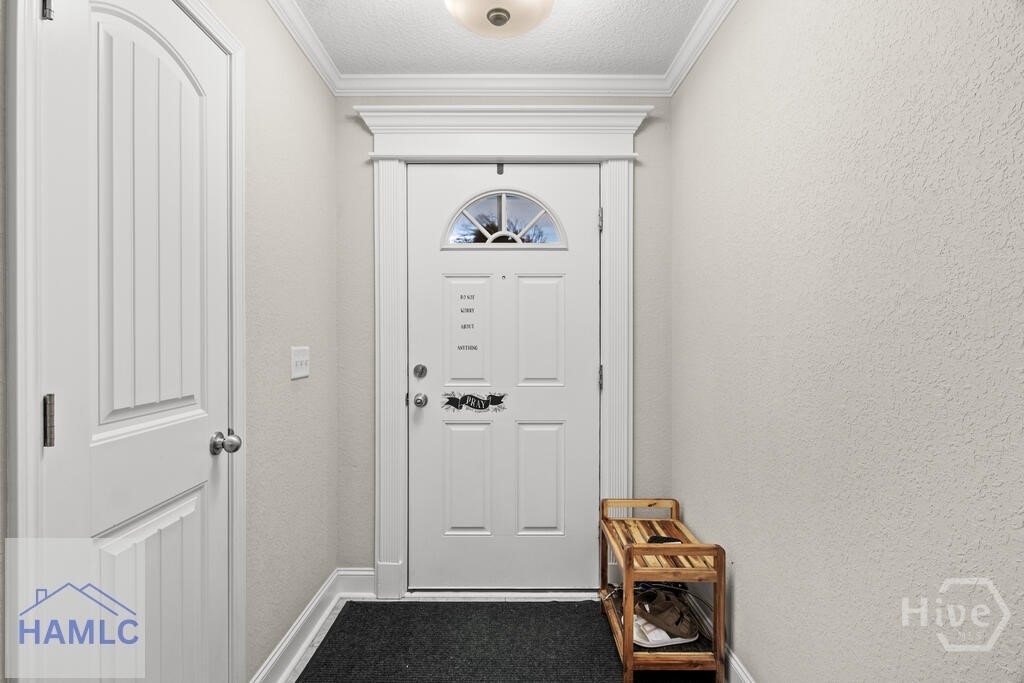 1117 Creekside Circle Property Photo 2
