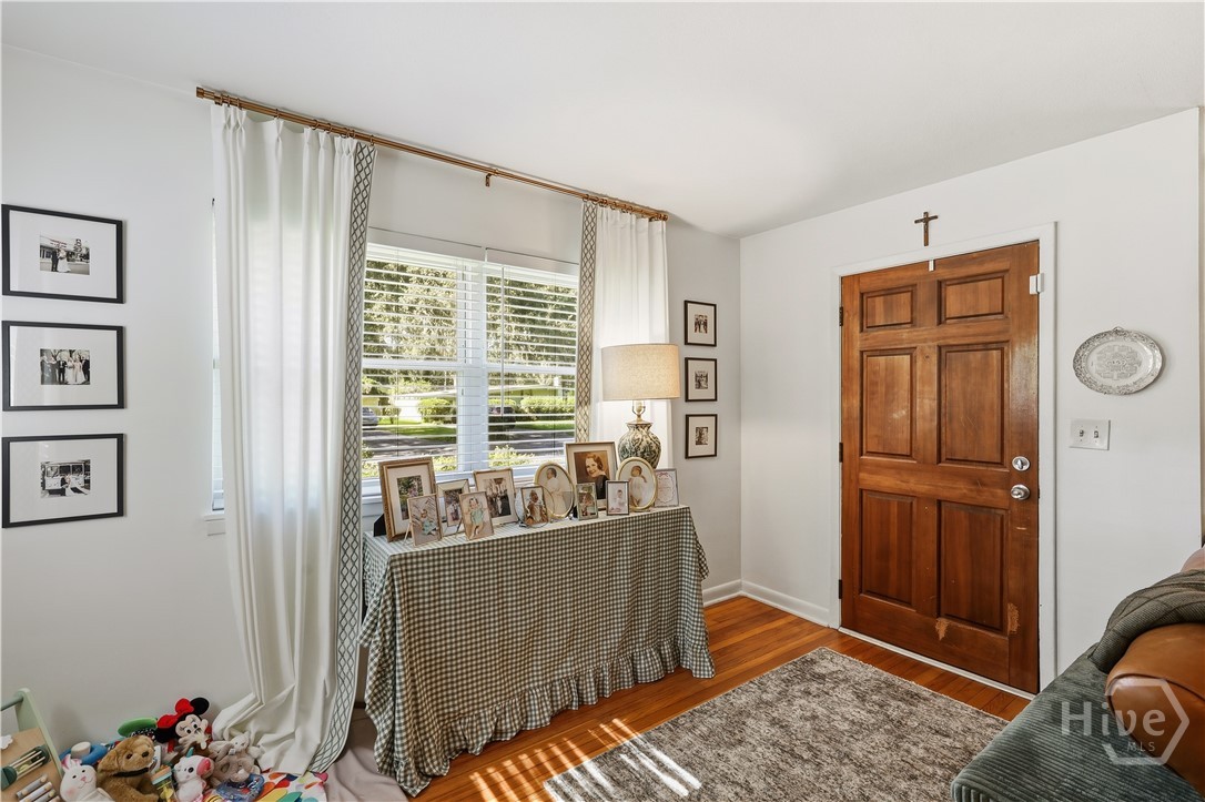 614 Early Street Property Photo 5