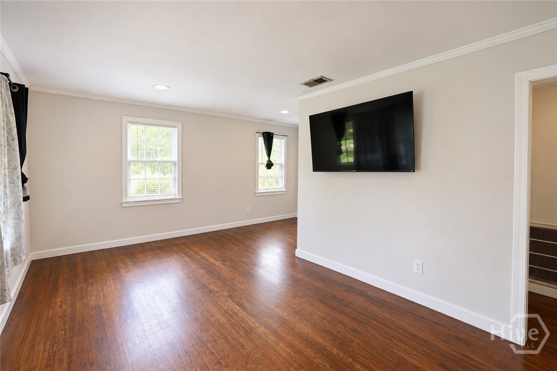 2 Sherwood Lane Property Photo 4