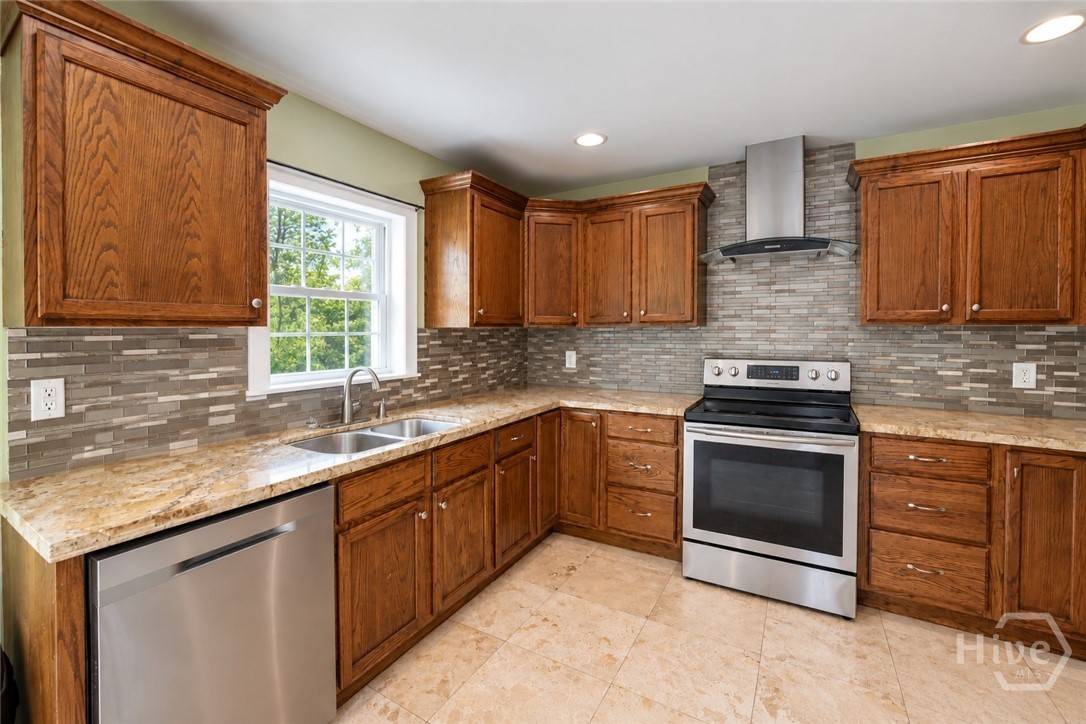 2 Sherwood Lane Property Photo 12