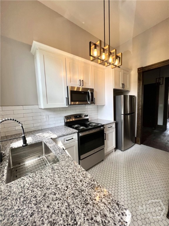 2313 Whitaker Street Property Photo 7