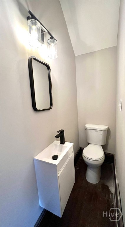 2313 Whitaker Street Property Photo 8