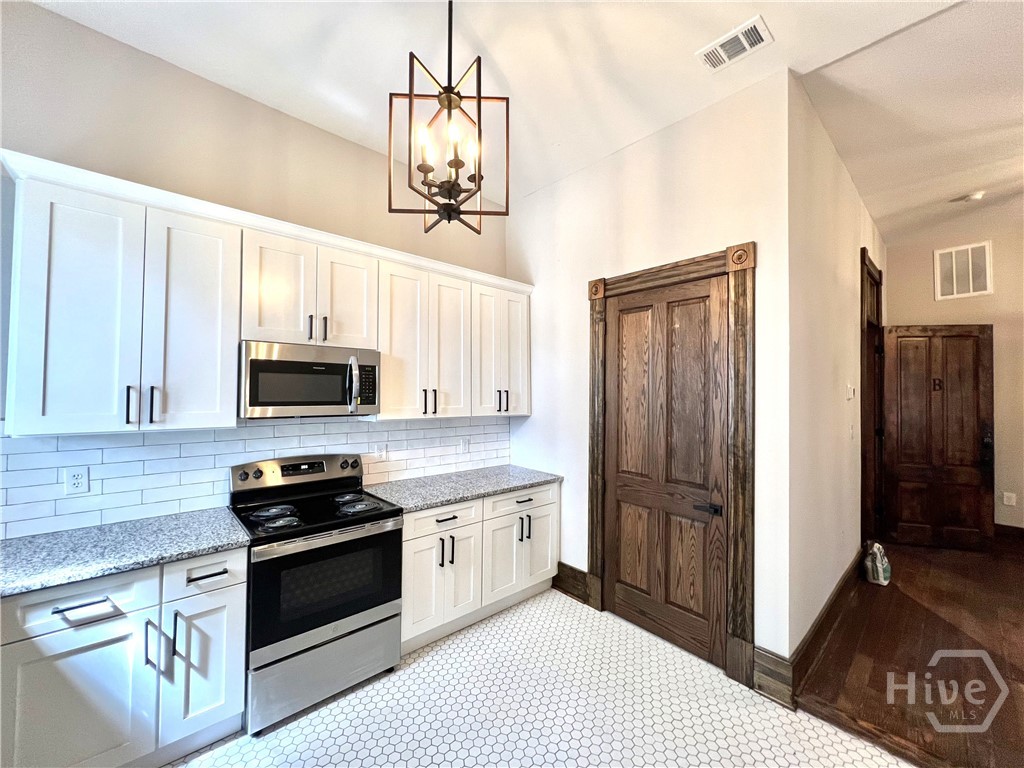 2313 Whitaker Street Property Photo 16