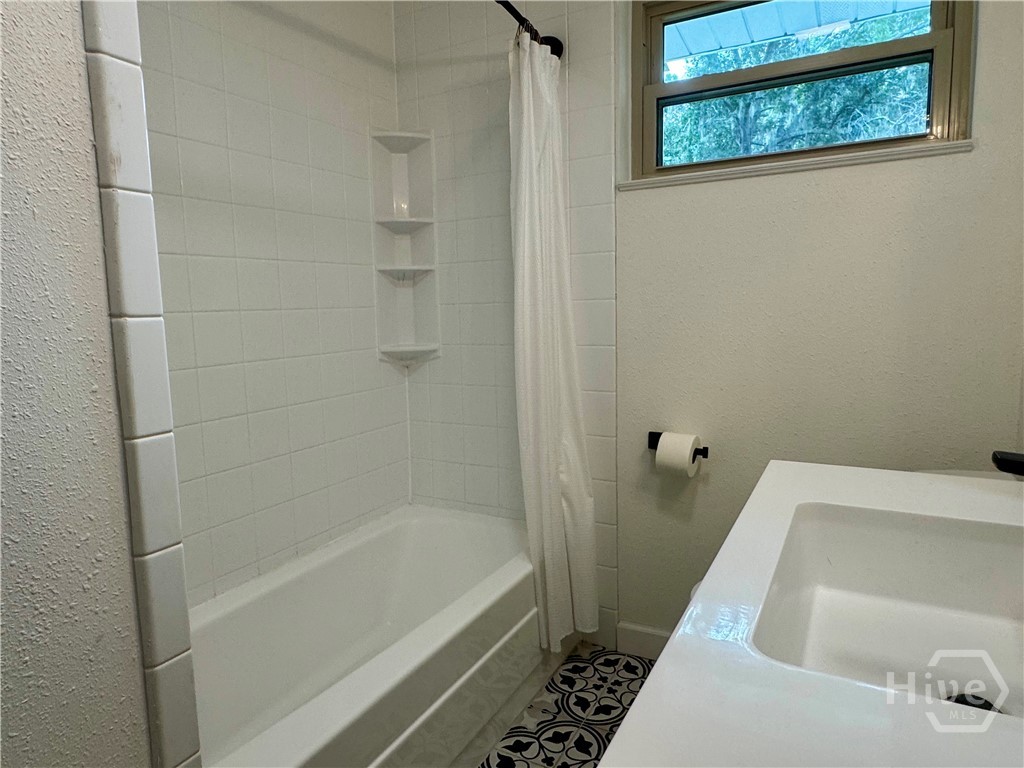 20 Catherine Circle Property Photo 17