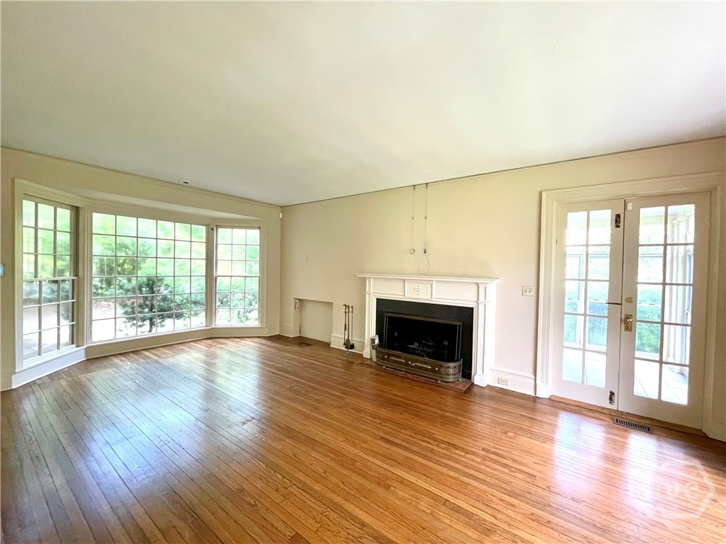 315 E 45th Street Property Photo 8