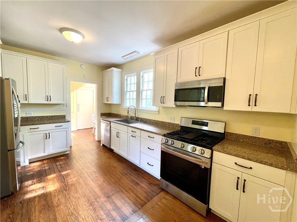 315 E 45th Street Property Photo 10