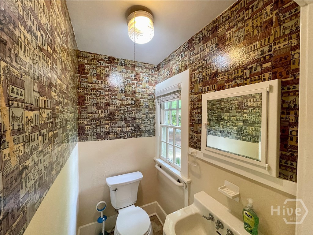 315 E 45th Street Property Photo 14