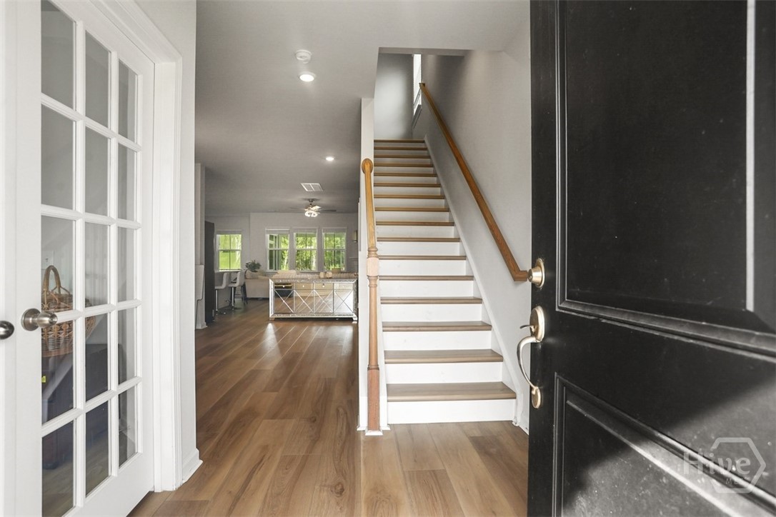 77 Woodbury Lane Property Photo 4