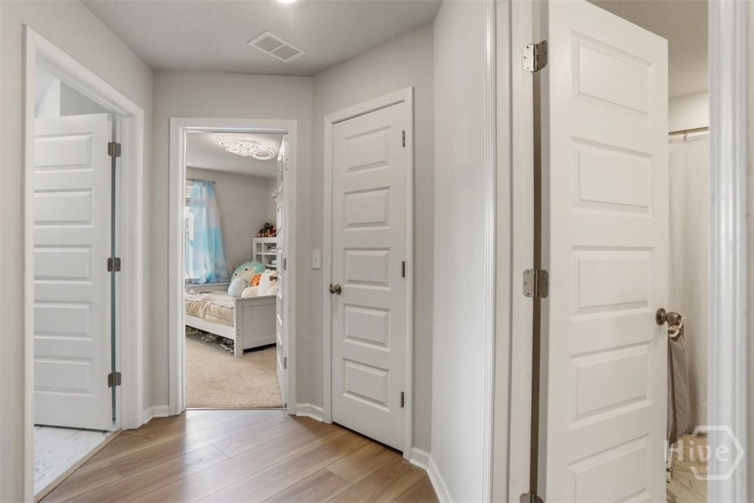 77 Woodbury Lane Property Photo 35