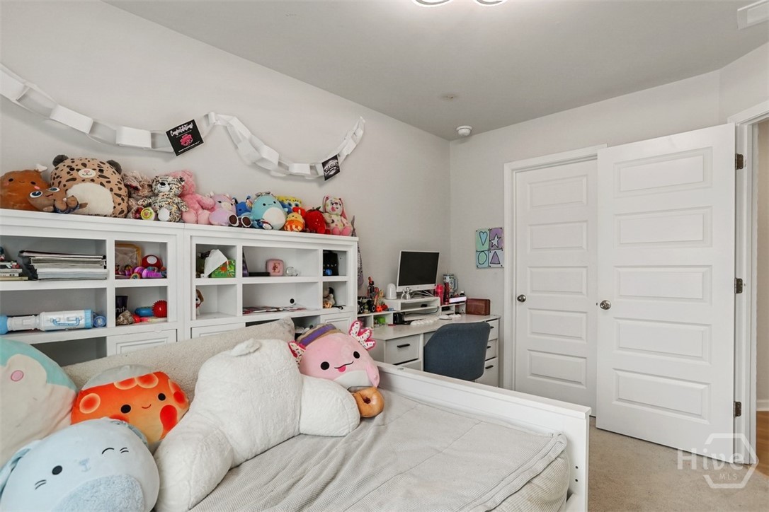 77 Woodbury Lane Property Photo 38