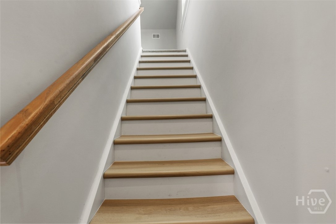 77 Woodbury Lane Property Photo 42