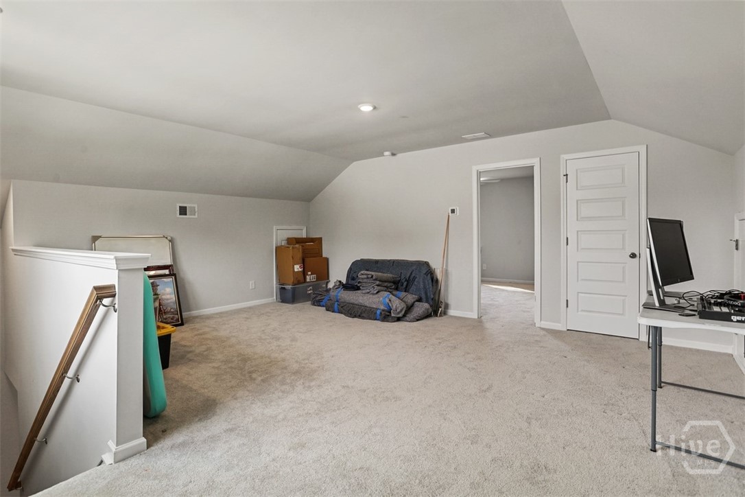 77 Woodbury Lane Property Photo 43