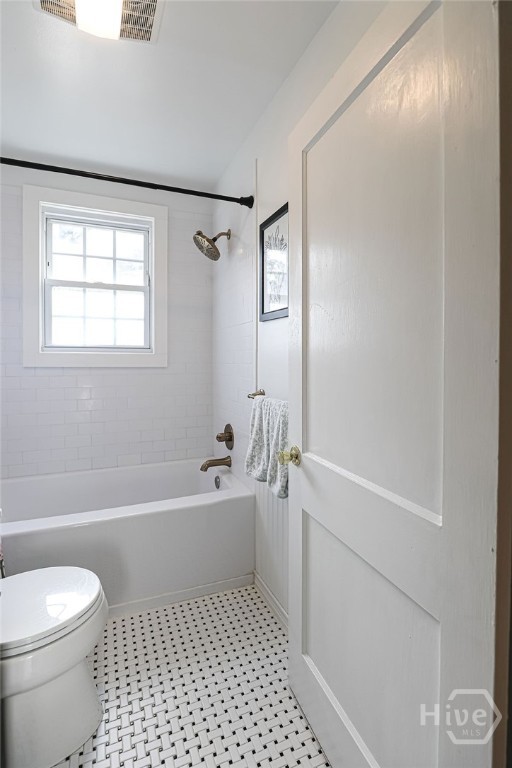 2224 E 38th Street Property Photo 15