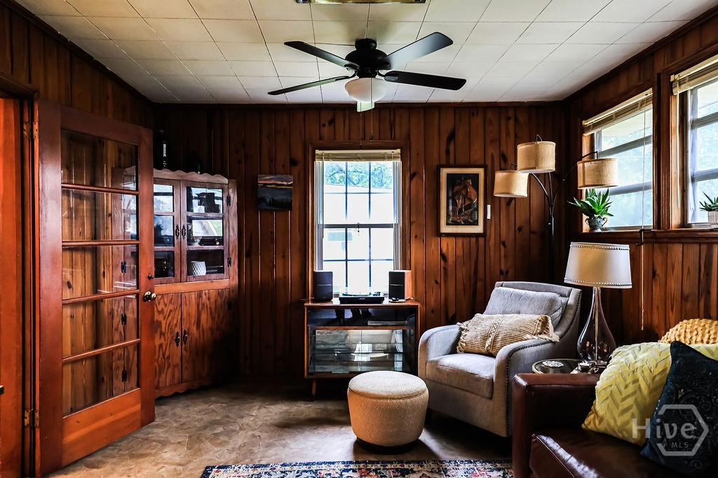 2224 E 38th Street Property Photo 23