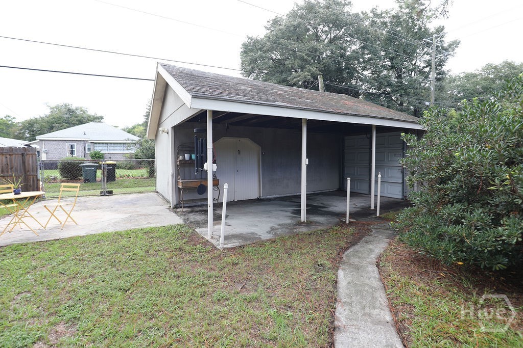 2224 E 38th Street Property Photo 45