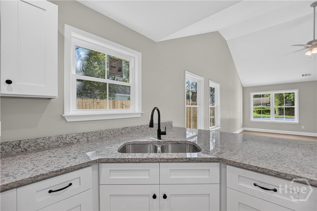1126 E 56 Street Property Photo 14