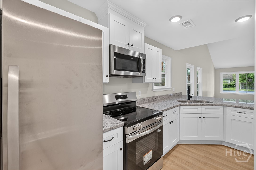 1126 E 56 Street Property Photo 16
