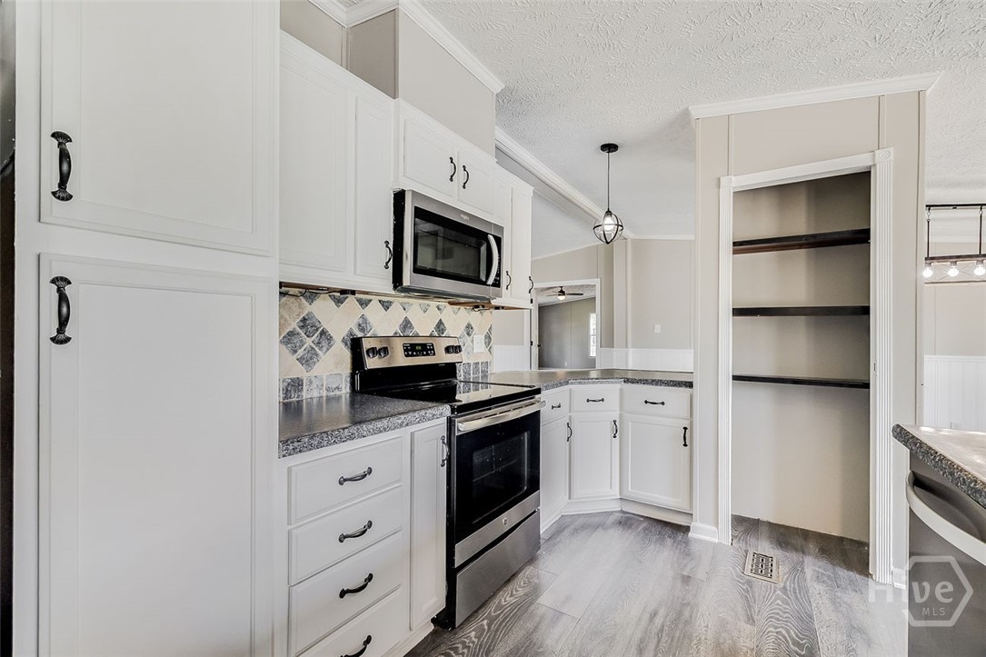 1577 Stillwell Road Property Photo 16