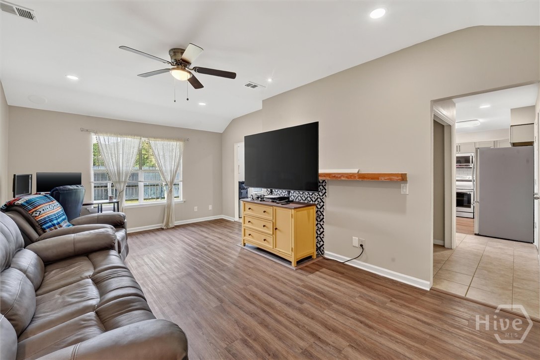 70 Parkside Drive Property Photo 4