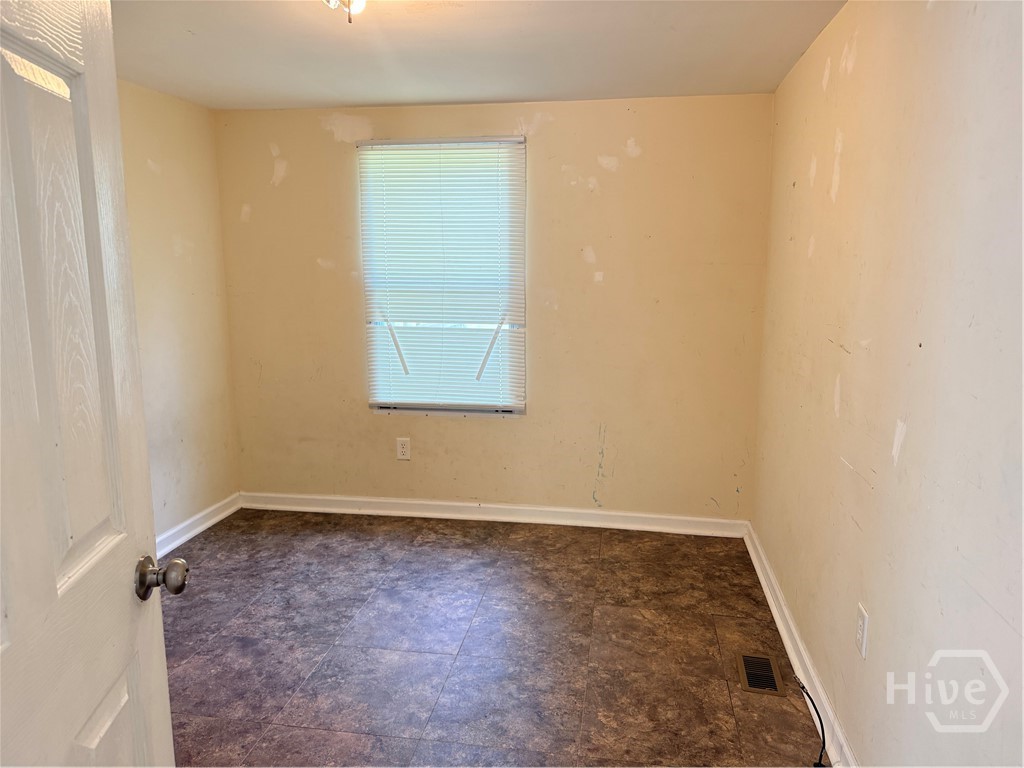 587 Kendricks Road Property Photo 13
