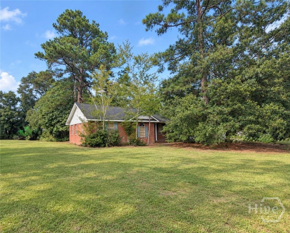 395 Lemans Dr Property Photo 3