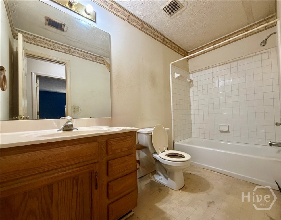 395 Lemans Dr Property Photo 9