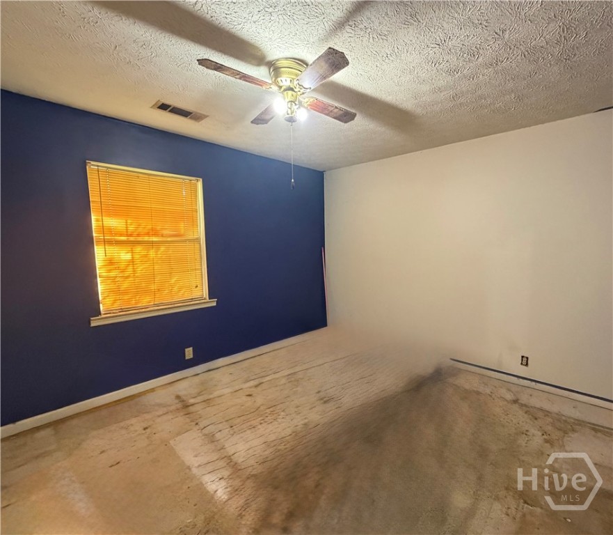 395 Lemans Dr Property Photo 10