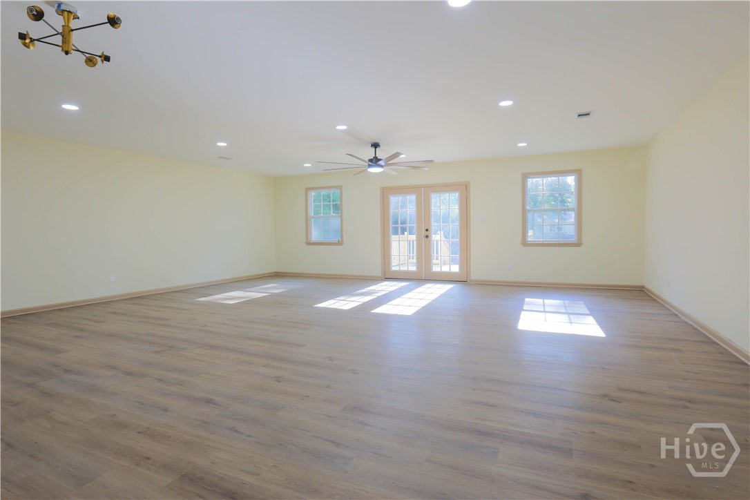 5410 Waters Drive Property Photo 3