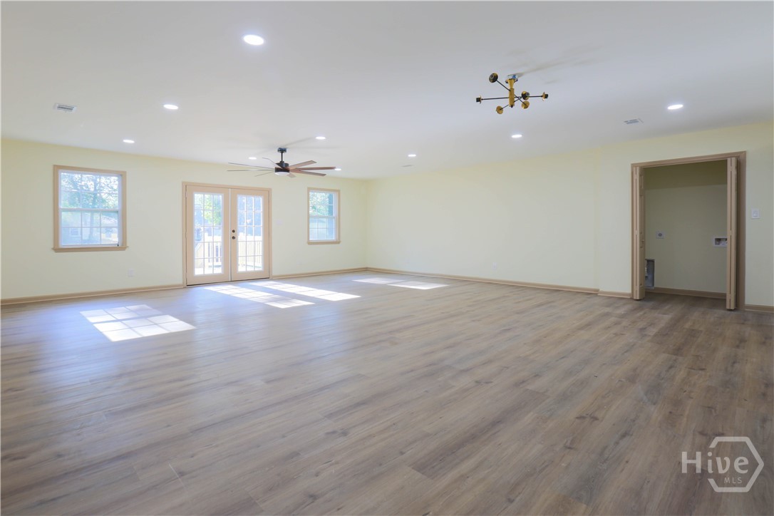 5410 Waters Drive Property Photo 4