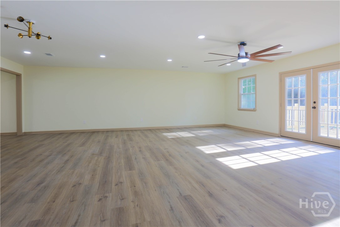 5410 Waters Drive Property Photo 6