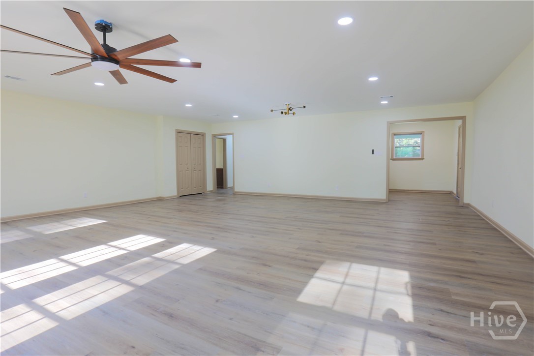 5410 Waters Drive Property Photo 7
