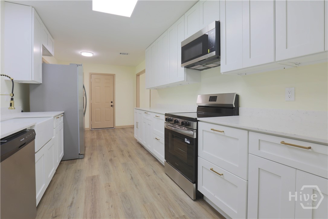 5410 Waters Drive Property Photo 8