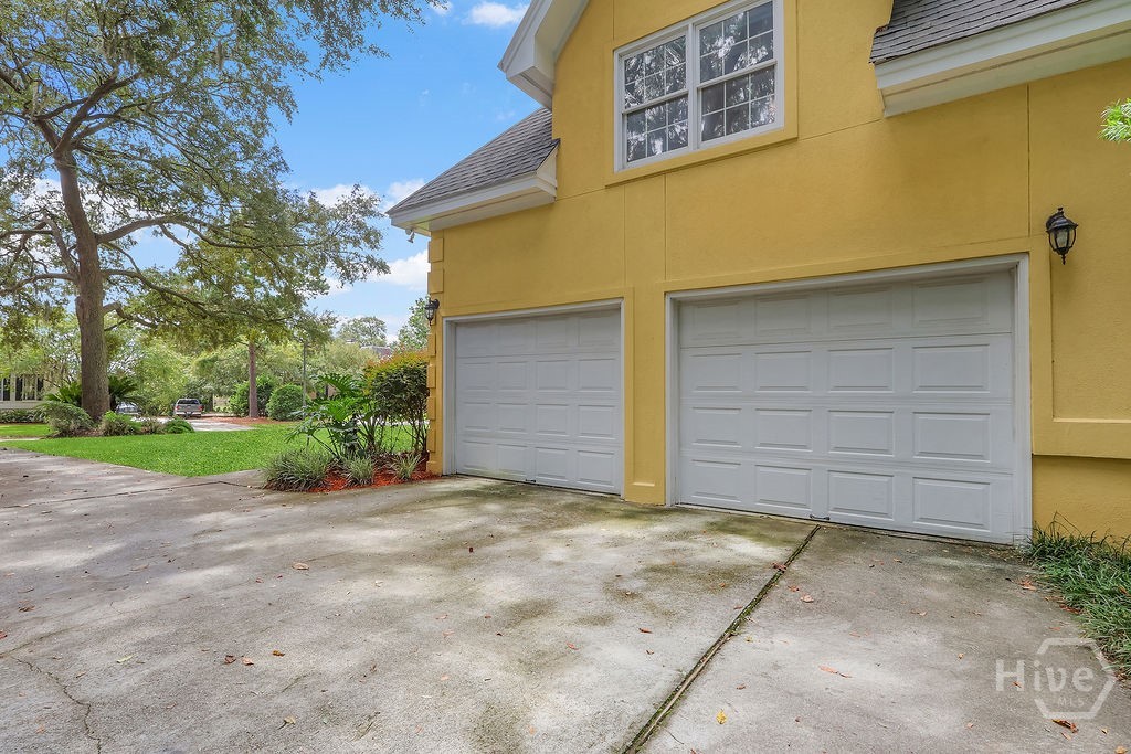 230 Lyman Hall Property Photo 4