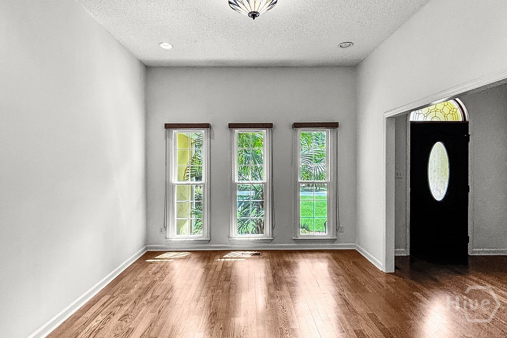 230 Lyman Hall Property Photo 6