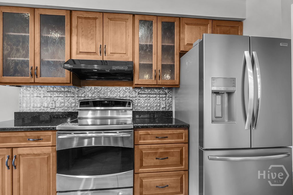 230 Lyman Hall Property Photo 32